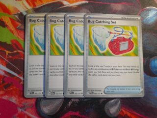 4x Bug Catching Set 102/131 x4 – Prismatic Evolutions – Pokemon TCG – Playset
